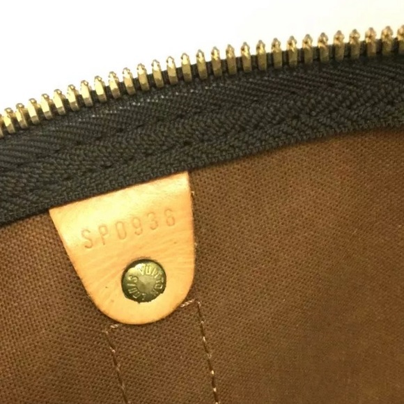 Louis Vuitton Keepall 55 Duffle - Picture 5 of 8